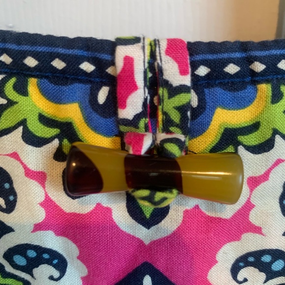 Discontinued  Vera Bradley medium tote bag. Rio pattern, beautiful fabric. - Picture 2 of 3